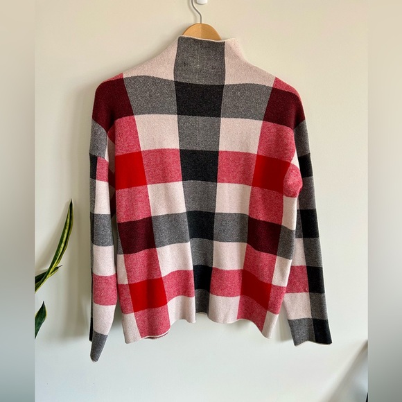 Tahari Checkered Sweater - Stretchy & Stylish - Picture 9 of 9